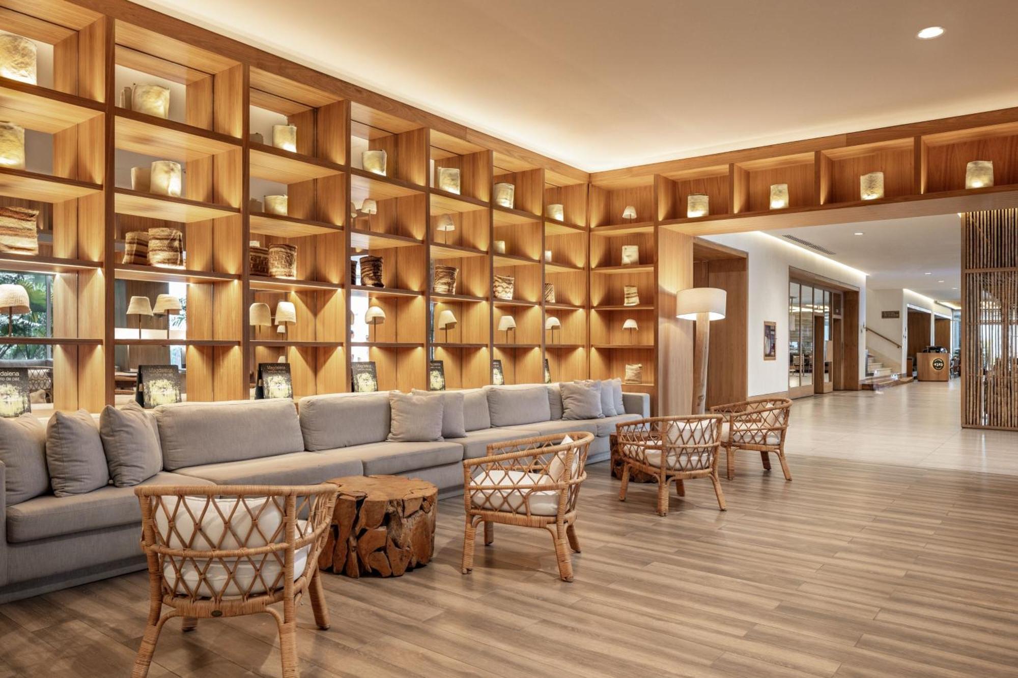睡眠海滩圣玛尔塔万豪度假村 外观 照片 The lobby of the hotel