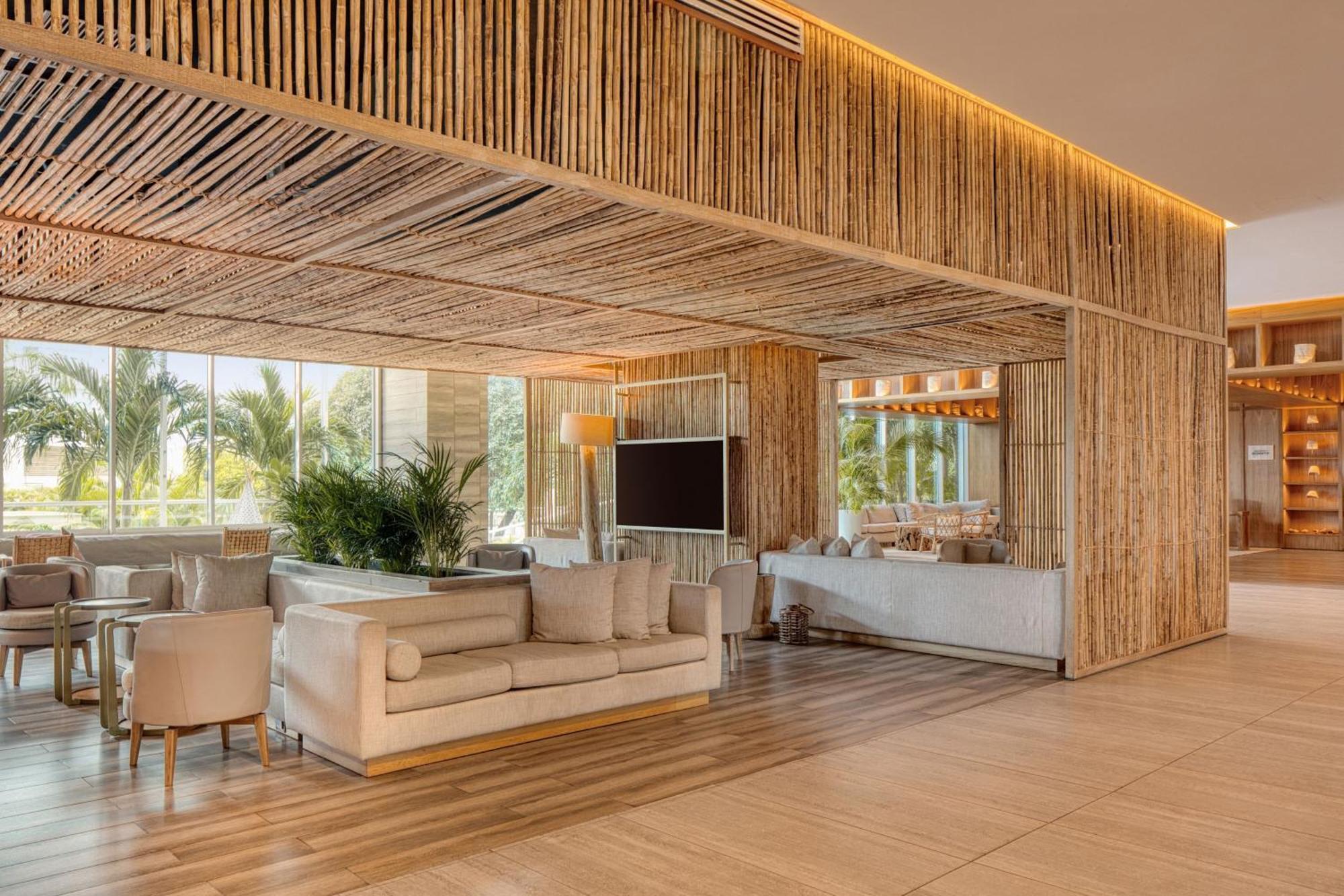 睡眠海滩圣玛尔塔万豪度假村 外观 照片 The lobby of the hotel